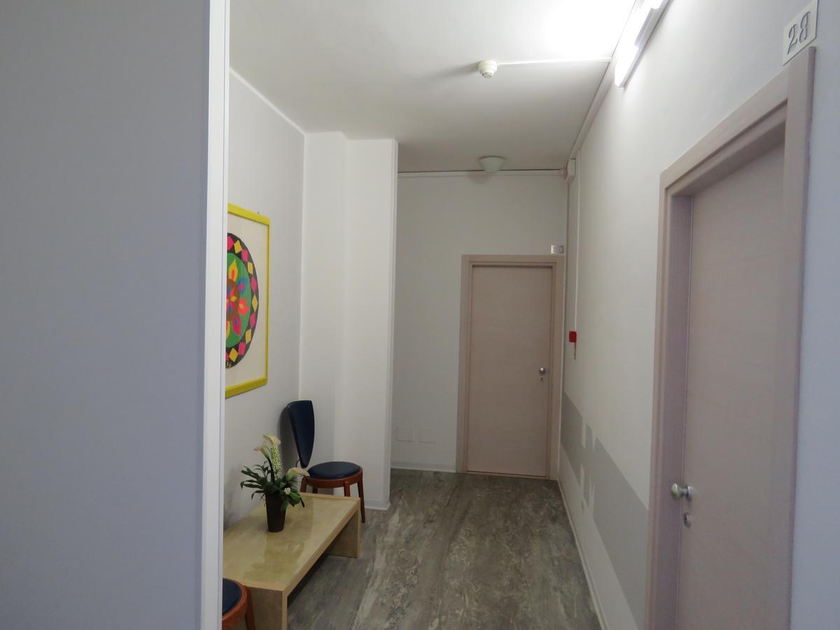 Hotel Marta 弗利 外观 照片