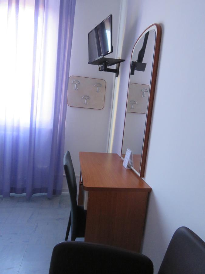 Hotel Marta 弗利 外观 照片